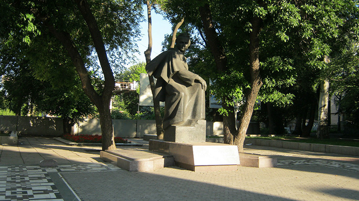 Пам'ятник Шевченку (Дніпропетровськ)